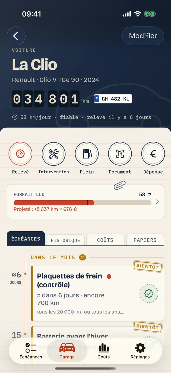 Fiche véhicule Révisio : couverture du carnet, compteur, actions et onglets